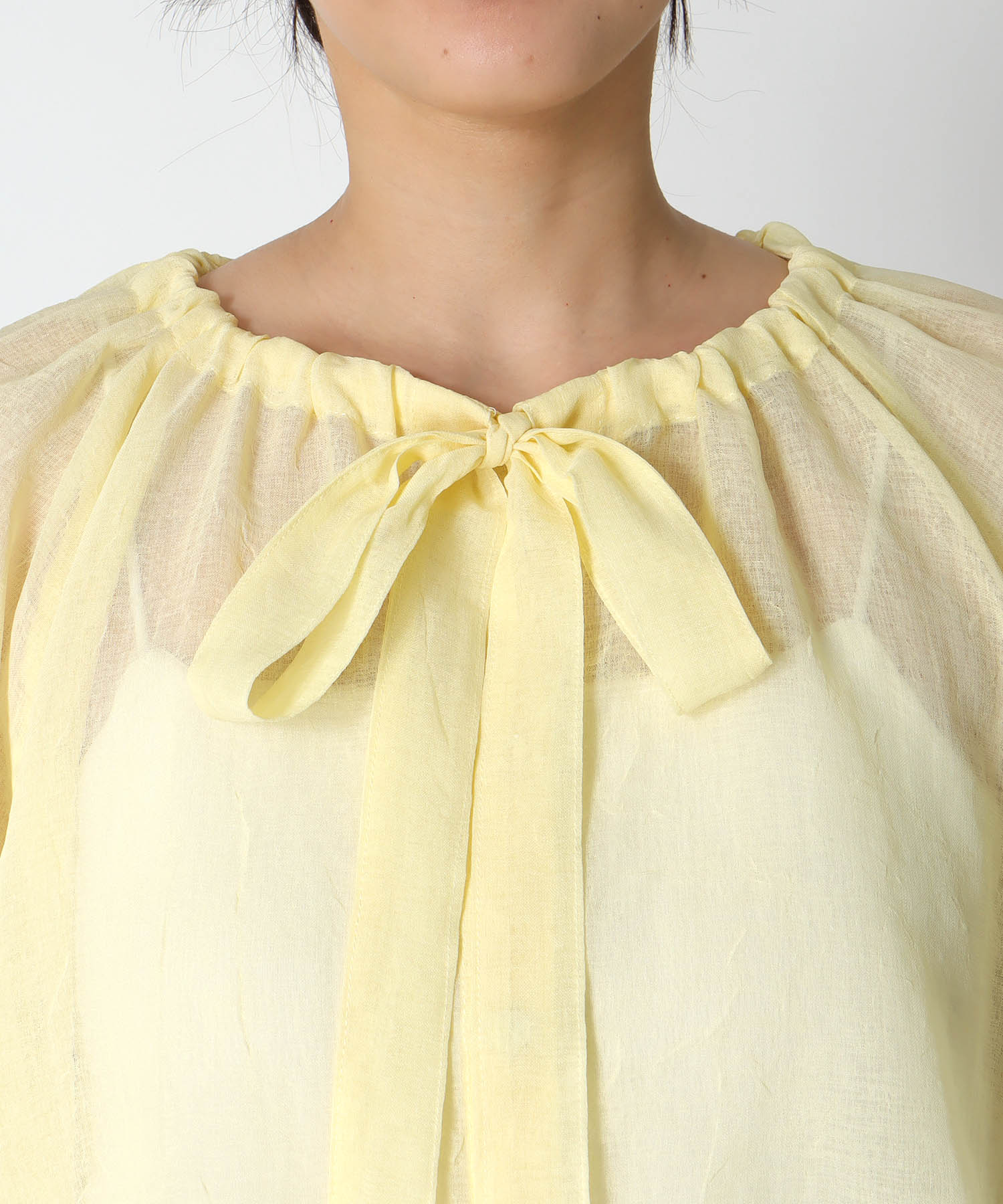 ギャザーリボンカラーブラウス